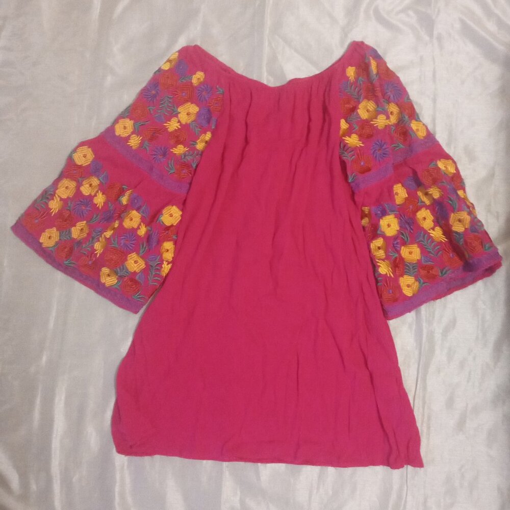 Giddy Up Glamour women's dress size3XL round neck embroidered sleeves fuchsia